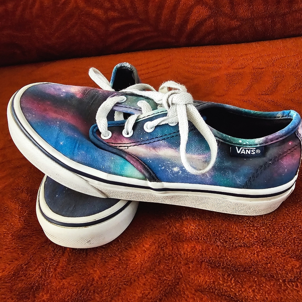 Vans Cosmic Galaxy/Celestial/Space low top Missy Size 2